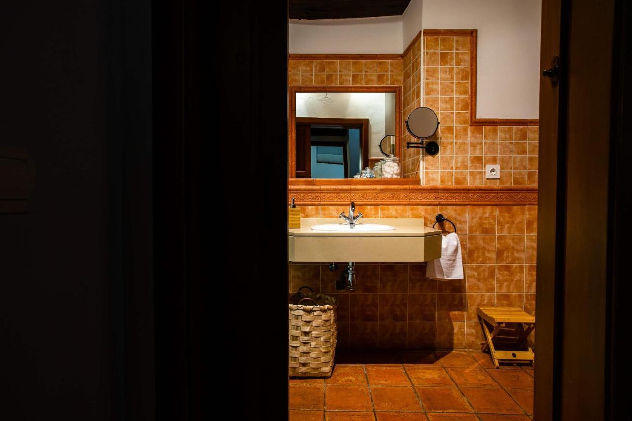 Apartamentos Puente De La Juderia Ервас Екстер'єр фото